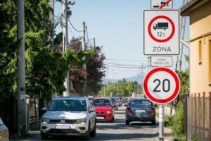 Csökkennek a behajtási díjak és a helyieknek rugalmas kedvezményrendszer lép életbe